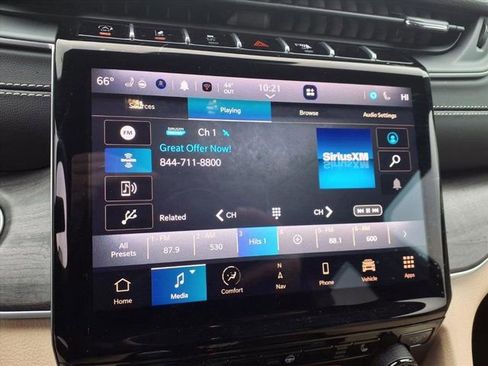 Used 2024 Jeep Grand Cherokee Limited image 14