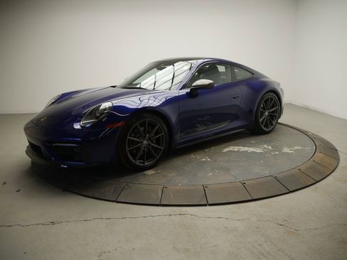 Certified 2024 Porsche 911 Carrera T image 1