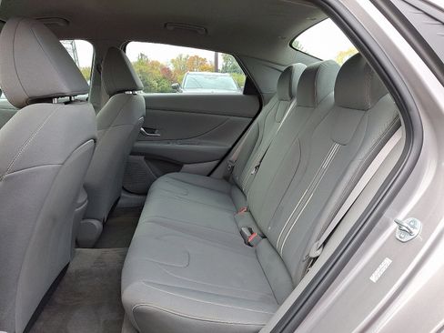 Used 2023 Hyundai Elantra SEL image 10