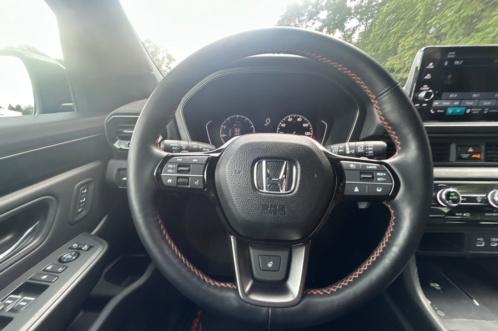 Used 2023 Honda Pilot TrailSport image 23