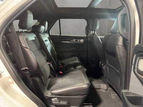 Certified 2025 Ford Explorer ST AWD/4WD image 23