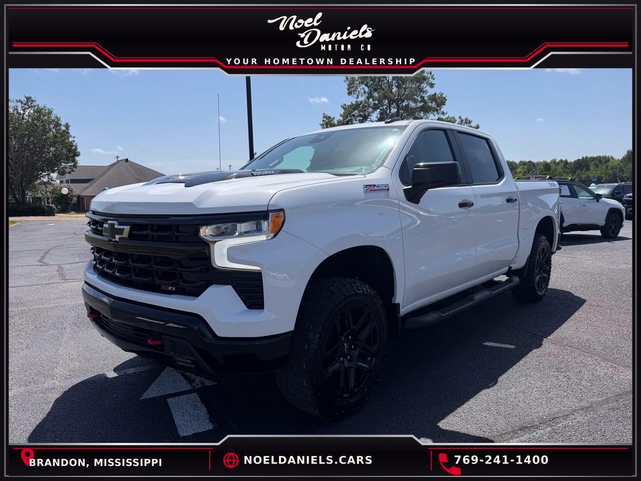 Used 2024 Chevrolet Silverado 1500 LT Trail Boss w/ Convenience Package II AWD/4WD image 1