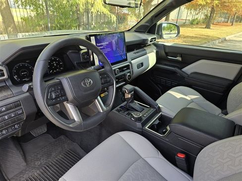 Used 2024 Toyota Tacoma Limited w/ Limited Package (LT) AWD/4WD image 12