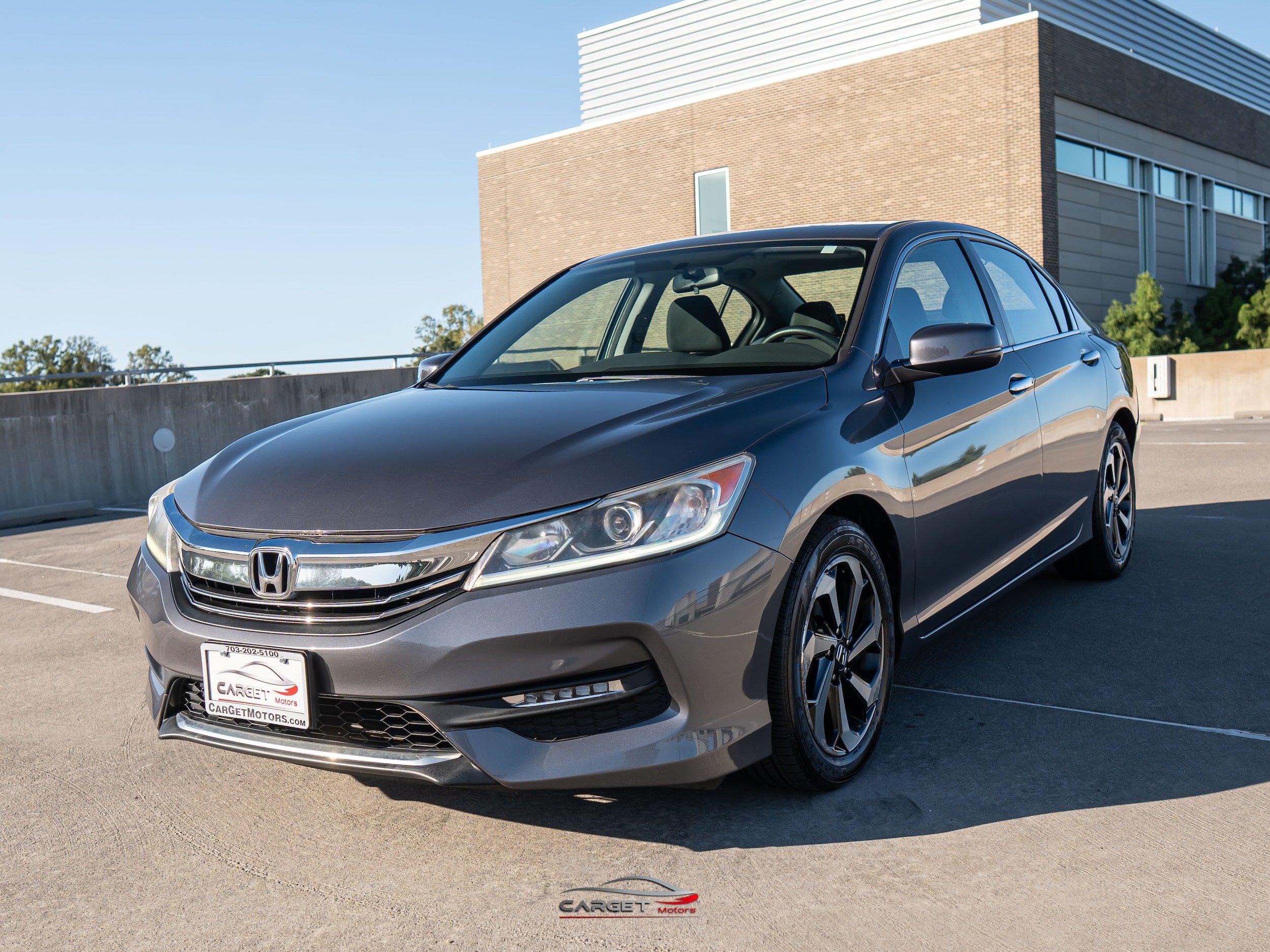 Used 2017 Honda Accord EX image 3