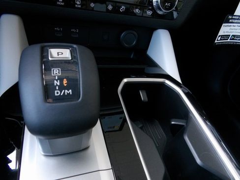 New 2025 Mitsubishi Outlander SE image 25