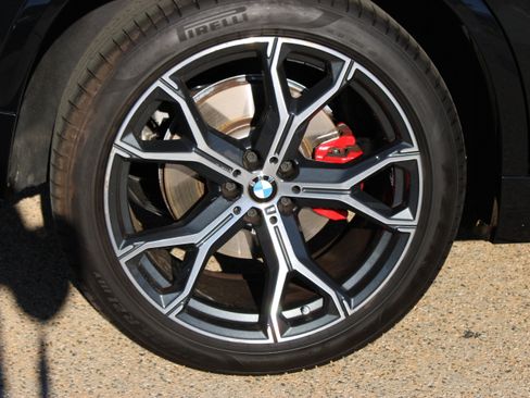 Used 2023 BMW X5 xDrive40i w/ M Sport Package image 13