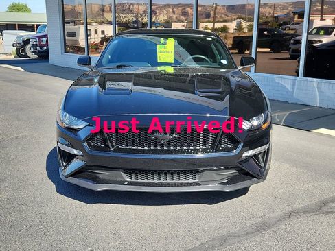 Used 2018 Ford Mustang GT RWD image 2