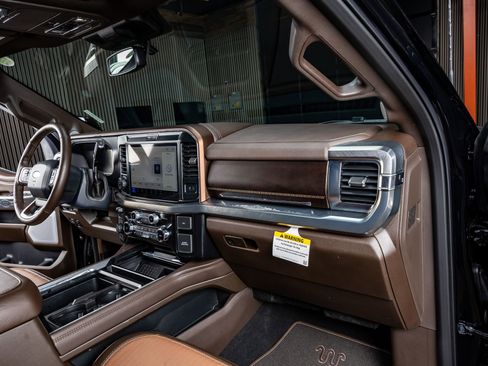 Used 2025 Ford F350 King Ranch w/ Chrome Package image 18