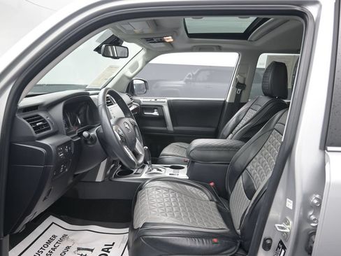 Used 2024 Toyota 4Runner Limited AWD/4WD image 10