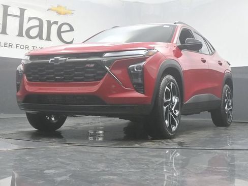 New 2026 Chevrolet Trax RS w/ Sunroof Package FWD image 4