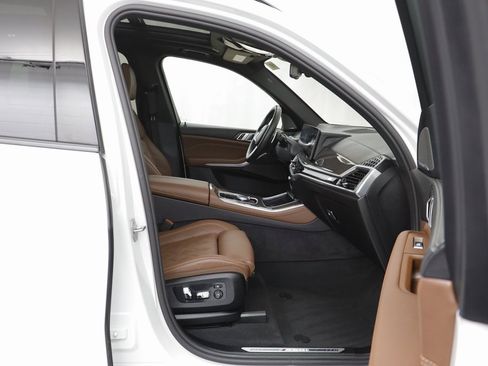 Used 2026 BMW X5 M60i image 19