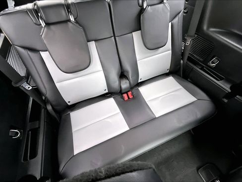 Used 2022 Ford Explorer XLT w/ Equipment Group 202A image 19