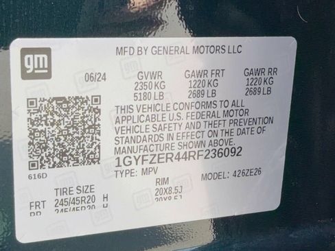 Used 2024 Cadillac XT4 Sport w/ Cold Weather Package FWD image 28