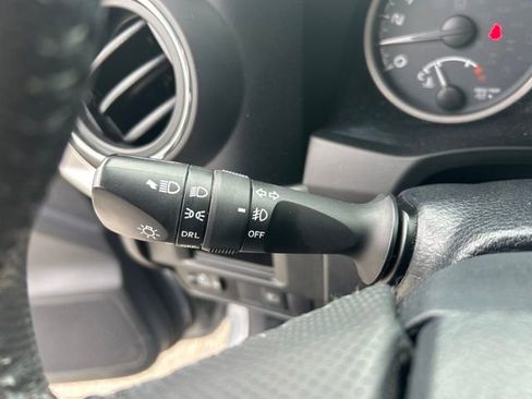 Used 2019 Toyota Tacoma SR5 AWD/4WD image 27