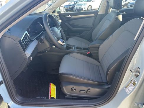 New 2026 Volkswagen Jetta SE image 9