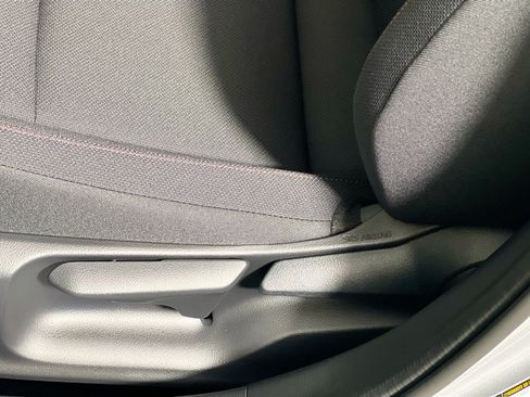 New 2026 Toyota Prius Plug-In Hybrid FWD image 15