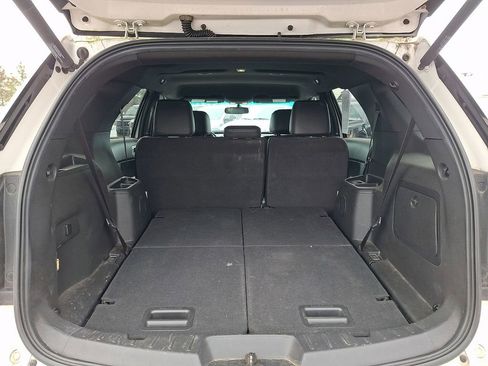 Used 2014 Ford Explorer XLT w/ Equipment Group 202A image 28