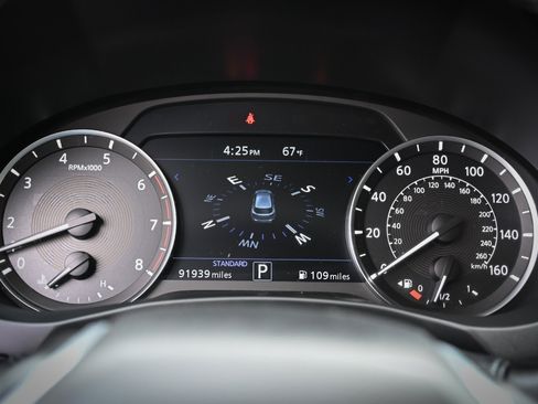 Used 2019 INFINITI QX50 Luxe w/ Navigation Package image 16