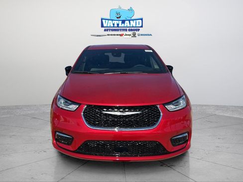 New 2026 Chrysler Pacifica Select image 8