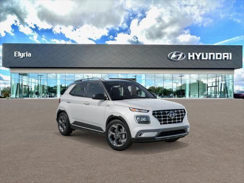 New 2026 Hyundai Venue SEL FWD image 2