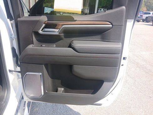 Used 2022 Chevrolet Silverado 1500 High Country w/ High Country Premium Package image 42