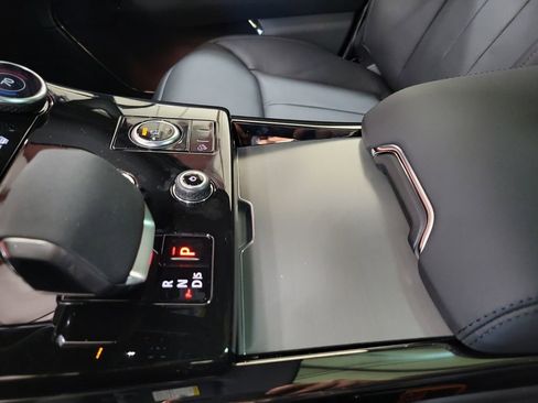 Used 2023 Land Rover Range Rover Sport SE Dynamic image 21