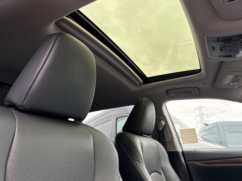 Used 2022 Lexus RX 350L Premium w/ Premium Package AWD/4WD image 18