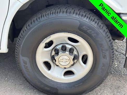 Used 2020 Chevrolet Express 2500 LT w/ LT Preferred Equipment Group RWD image 32