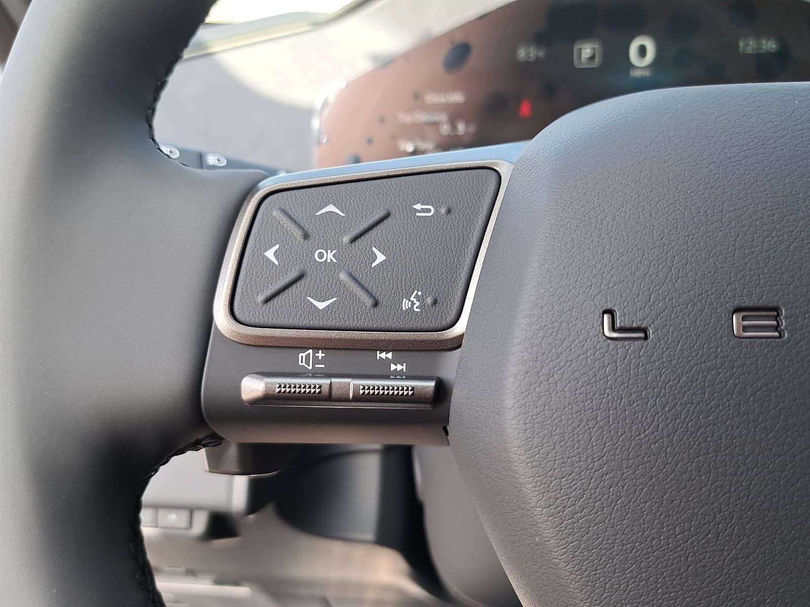 Used 2026 Lexus ES 500e w/ Convenience Package AWD/4WD image 18