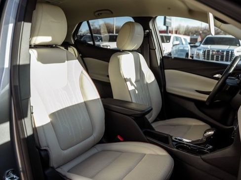 Used 2024 Buick Encore GX Avenir image 25