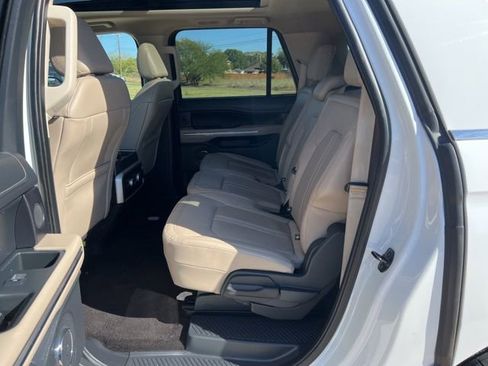 Used 2023 Ford Expedition Max Limited image 16