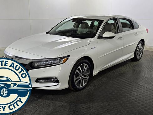 Used 2018 Honda Accord Touring image 5