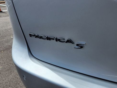 New 2026 Chrysler Pacifica Limited w/ S Appearance Package image 29