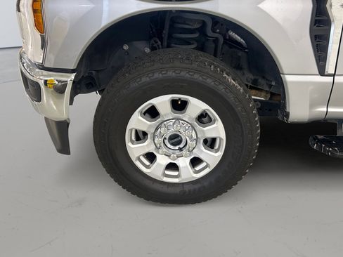 Used 2024 Ford F250 XLT w/ FX4 Off-Road Package AWD/4WD image 8