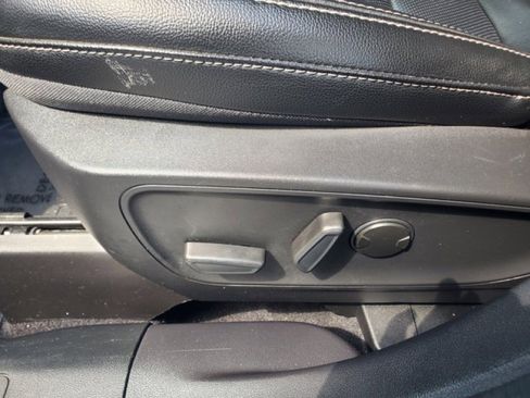 Certified 2022 Ford Escape SEL FWD image 12