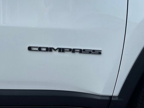 Used 2024 Jeep Compass Latitude AWD/4WD image 16