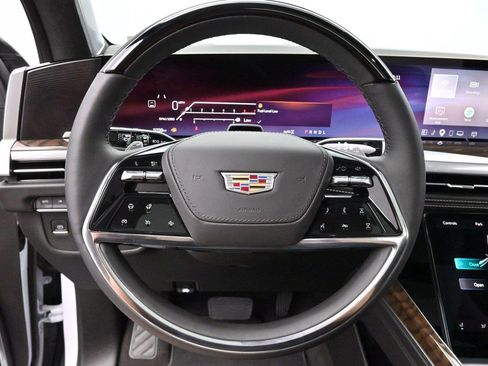 Certified 2026 Cadillac Escalade ESV Platinum Sport w/ LPO, ONYX Package AWD/4WD image 15