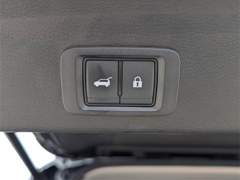 Used 2025 Mitsubishi Outlander SE image 28