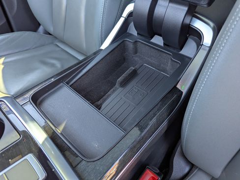 Used 2019 Audi Q8 Premium image 28