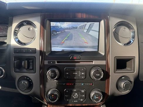 Used 2016 Ford Expedition Platinum image 12