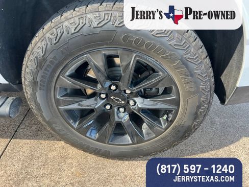 Used 2023 Chevrolet Tahoe Z71 w/ Z71 Off-Road Package AWD/4WD image 6