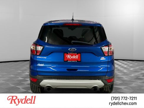 Used 2017 Ford Escape SE w/ SE Cold Weather Package AWD/4WD image 4