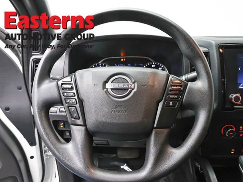 Used 2023 Nissan Frontier SV w/ Midnight Edition Package AWD/4WD image 10