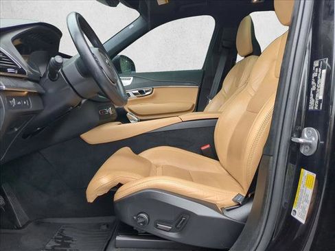 Used 2022 Volvo XC90 T8 Inscription w/ Lounge Package image 19
