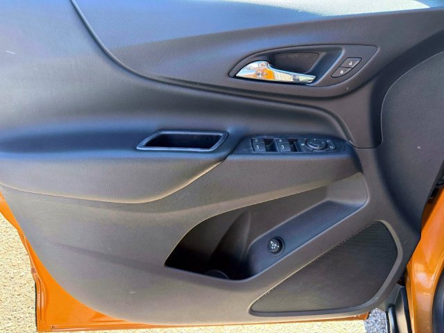 Used 2018 Chevrolet Equinox LT w/ LT True North Edition AWD/4WD image 17