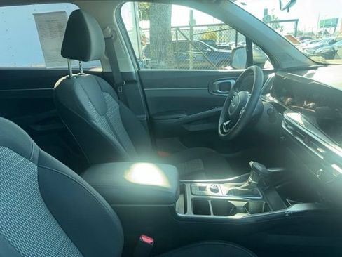 Certified 2025 Kia Sorento LX FWD image 5