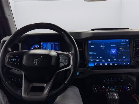 Used 2021 Ford Bronco Badlands image 14