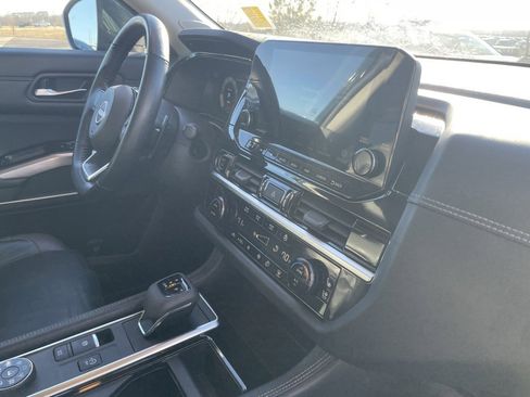 Used 2023 Nissan Pathfinder Platinum image 31