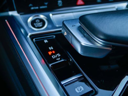 Used 2023 Audi e-tron Chronos w/ Chronos Package image 25