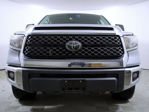 Used 2020 Toyota Tundra SR5 w/ SR5 Leather Package RWD image 6